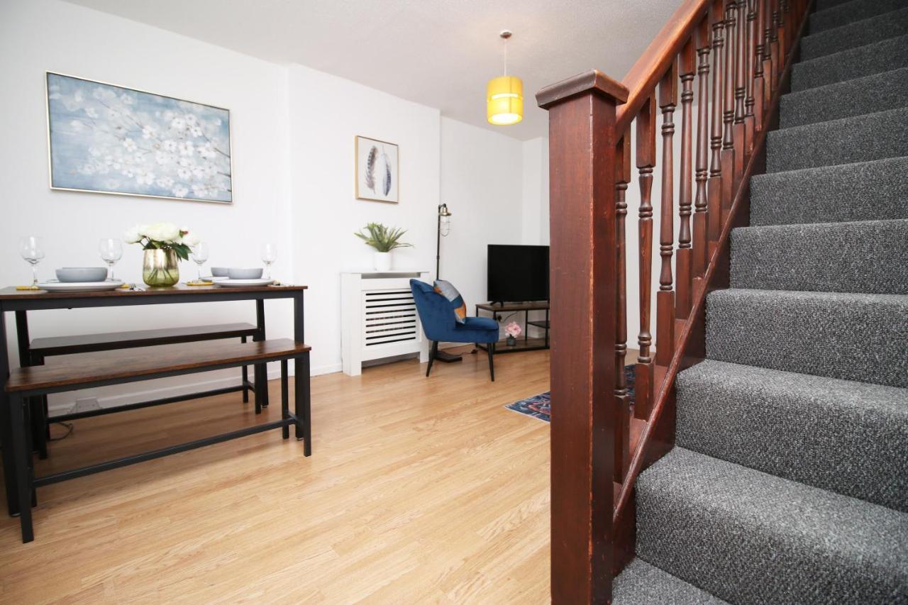 2Bedroom Home- Free Parking, Wi-Fi & Patio- Available For Long Or Short Term بريستول المظهر الخارجي الصورة
