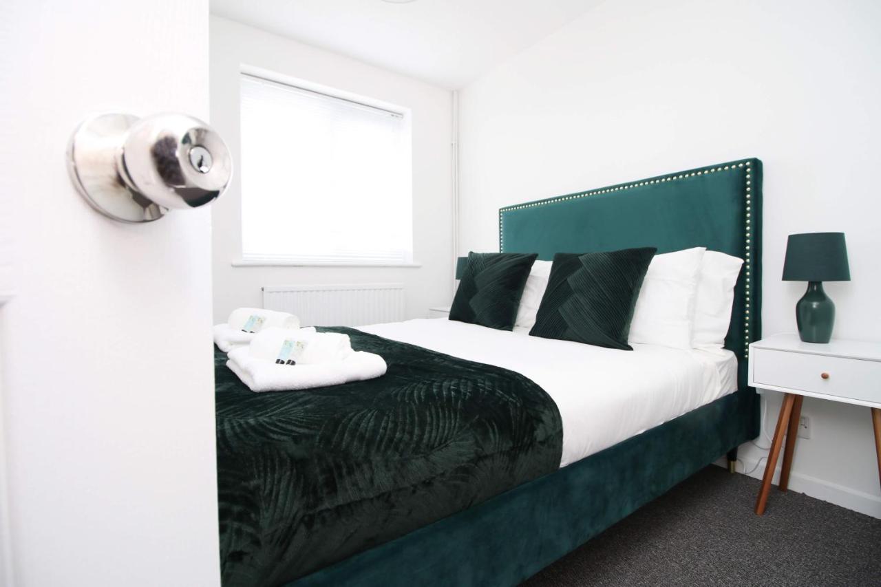 2Bedroom Home- Free Parking, Wi-Fi & Patio- Available For Long Or Short Term بريستول المظهر الخارجي الصورة