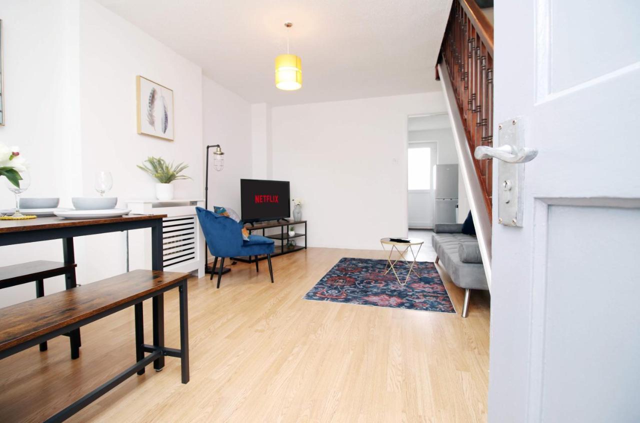 2Bedroom Home- Free Parking, Wi-Fi & Patio- Available For Long Or Short Term بريستول المظهر الخارجي الصورة