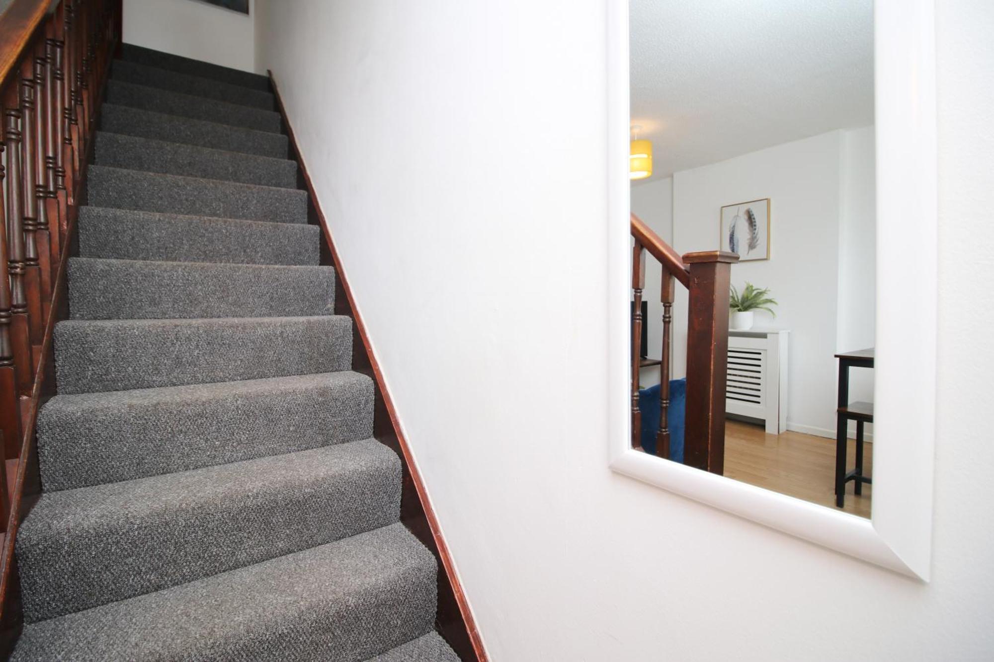 2Bedroom Home- Free Parking, Wi-Fi & Patio- Available For Long Or Short Term بريستول المظهر الخارجي الصورة